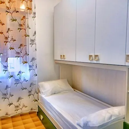 Cosy With Balcony *
